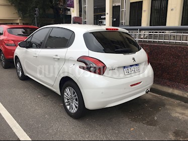 foto Peugeot 208 Allure 1.6 usado (2019) color Blanco Banquise precio $640.000