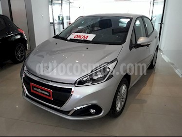 foto Peugeot 208 Allure 1.6 usado (2019) color Gris Claro precio $780.000