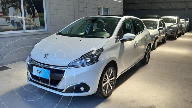 Peugeot 208 Feline 1.6 usado (2018) color Blanco precio $1.649.000