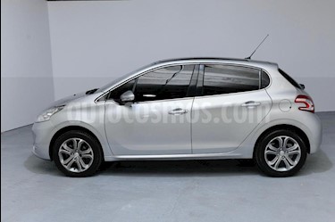 foto Peugeot 208 Feline 1.6 Pack Cuir usado (2015) color Gris Claro precio $620.000