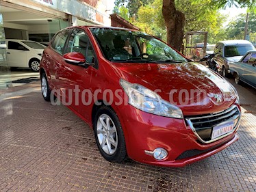 Peugeot 208 Allure 1.5 NAV usado (2015) color Rojo precio $739.990
