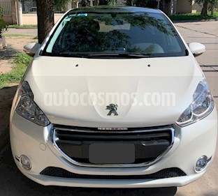 foto Peugeot 208 Allure 1.5 NAV usado (2014) color Blanco precio $485.000