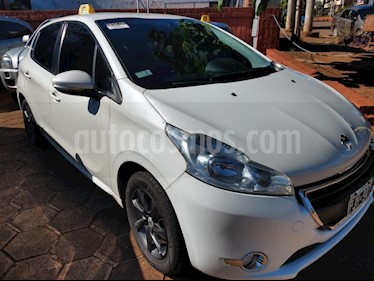 Peugeot 208 1.5 N 8v Allure Touch (90cv) usado (2015) color Blanco precio $710.000