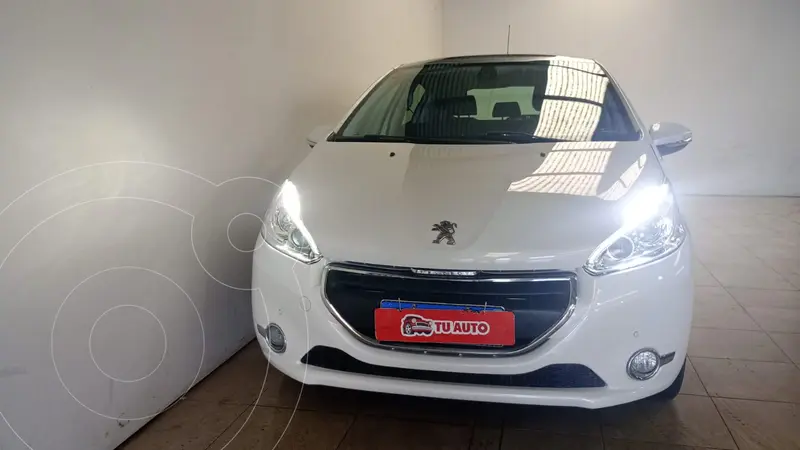 Foto Peugeot 208 Feline 1.6 Pack Cuir usado (2016) color Blanco Nacre precio $16.900.000