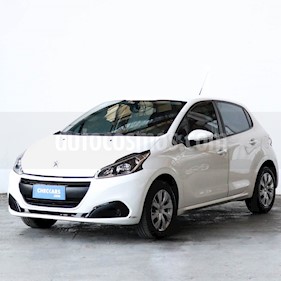 Peugeot 208 Active 1.6 usado (2017) color Blanco Banquise precio $600.000
