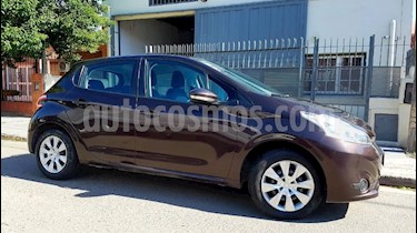 Peugeot 208 Allure 1.5 NAV usado (2014) color Gris Oscuro precio $435.000