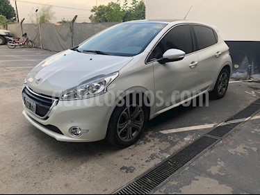 foto Peugeot 208 Feline 1.6 Pack Cuir usado (2015) color Blanco precio $861.000