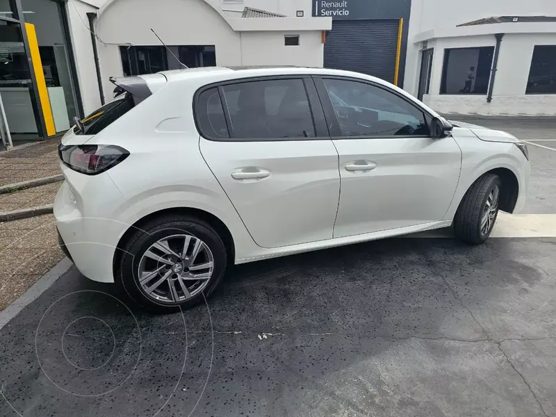 Foto Peugeot 208 Feline 1.6 Tiptronic usado (2023) color Blanco financiado en cuotas(anticipo $200.000 cuotas desde $200.000)