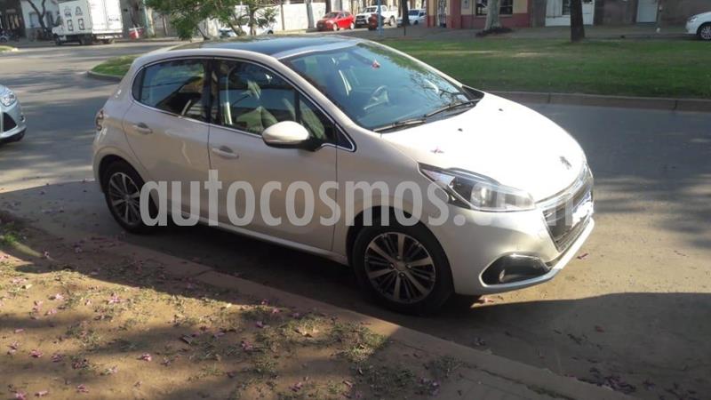 foto Peugeot 208 Feline 1.6 usado (2016) color Blanco precio $1.260.000