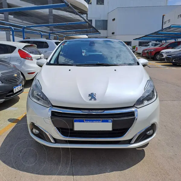 Foto Peugeot 208 Feline 1.6 usado (2017) color Blanco financiado en cuotas(anticipo $2.443.750 cuotas desde $104.423)