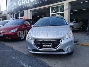 Peugeot 208 Allure 1.6 usado (2015) color Gris precio $1.111.111