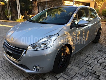 foto Peugeot 208 Allure 1.5 NAV usado (2015) color Gris precio $725.000