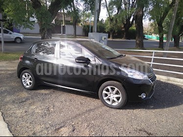 Peugeot 208 Allure 1.5 Full usado (2015) color Gris Aluminium precio $700.000