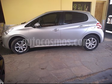 Peugeot 208 Allure 1.5 Full usado (2016) color Gris Aluminium precio $490.000