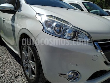 foto Peugeot 208 Feline 1.6 Pack Cuir usado (2016) color Blanco precio $855.000
