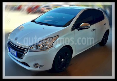 foto Peugeot 208 Feline 1.6 Pack Cuir usado (2016) color Blanco precio $744.000