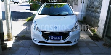 foto Peugeot 208 Feline 1.6 Pack Cuir usado (2016) color Blanco precio $390.000