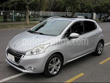 foto Peugeot 208 Feline 1.6 usado (2013) color Gris Aluminium precio $420.000