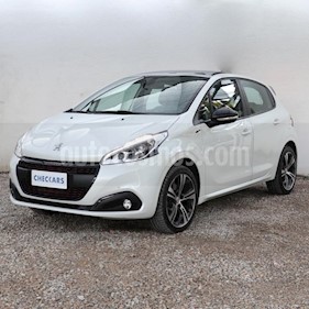 foto Peugeot 208 GT 1.6 THP usado (2017) color Blanco precio $699.000