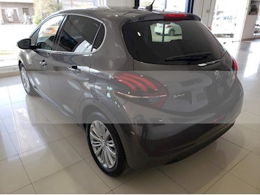 foto Peugeot 208 GT 1.6 THP usado (2019) color Gris Oscuro precio $950.000