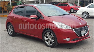 Peugeot 208 1.6L Allure usado (2016) color Rojo Rubi precio $135,500