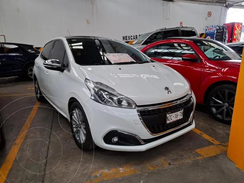 Foto Peugeot 208 1.2L Allure PureTech usado (2021) color Blanco financiado en mensualidades(enganche $77,500 mensualidades desde $6,850)