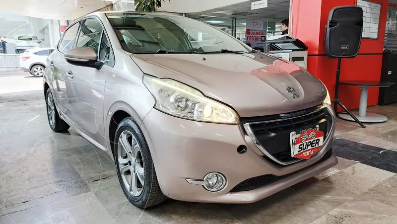 Foto Peugeot 208 1.6L Feline Aut usado (2016) color caf precio $169,000