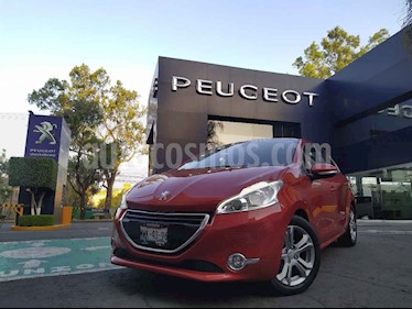 Peugeot 208 5p 1.6 ALLURE SWAROVSKI 5ptas TA usado (2016) color Rojo precio $185,900