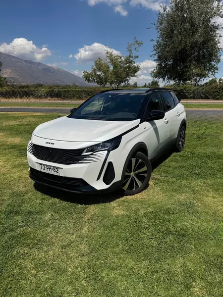 Foto Peugeot 3008 1.6L PureTech GT Aut usado (2024) color Blanco precio $25.900.000