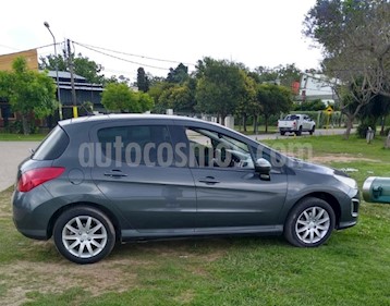 Peugeot 308 Allure NAV usado (2014) color Gris Grafito precio $580.000