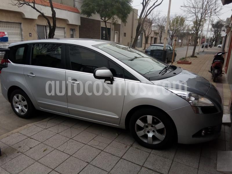 Peugeot 5008 Allure 7 plazas usado (2012) color Gris Aluminium precio $880.000