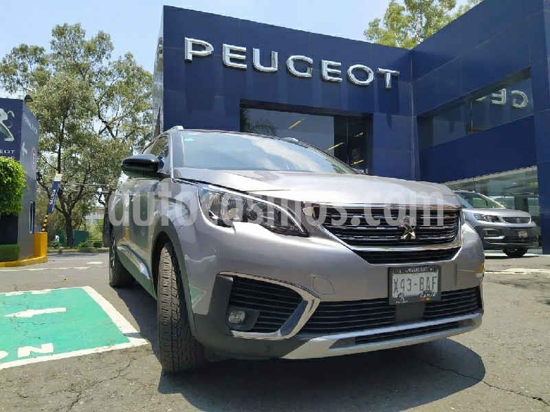 Peugeot 5008 Allure Pack usado (2019) color Gris precio $459,900