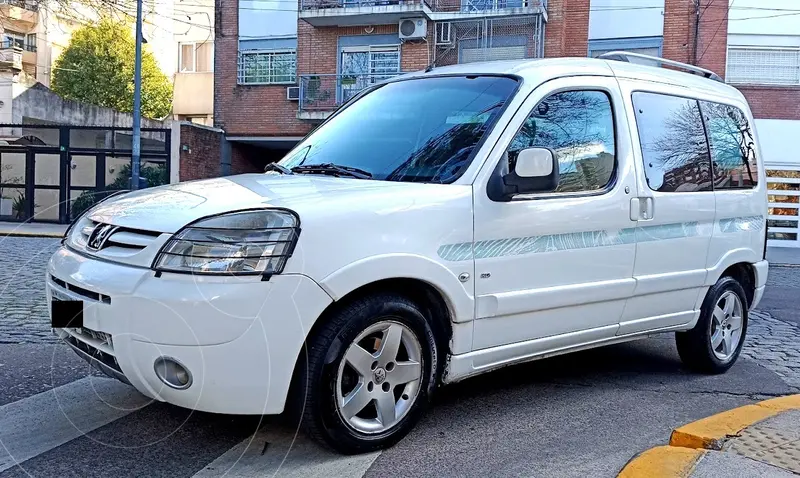 Foto Peugeot Partner Patagonica HDi VTC Plus usado (2012) color Blanco precio $14.000.000