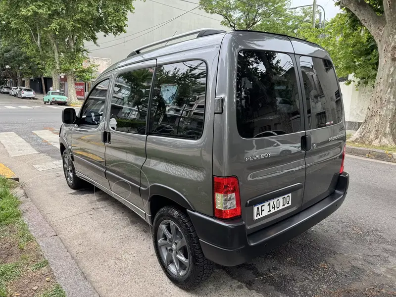 Foto Peugeot Partner Patagonica 1.6 HDi VTC Plus usado (2022) color Gris Aluminium financiado en cuotas(anticipo $4.000.000 cuotas desde $350.000)
