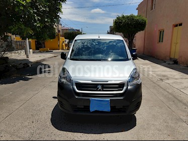 Peugeot Partner 1.6L usado (2019) color Plata precio $240,000