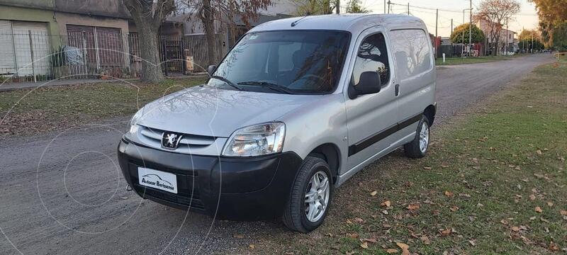 Foto Peugeot Partner Furgon Confort usado (2015) color Plata precio $3.280.000