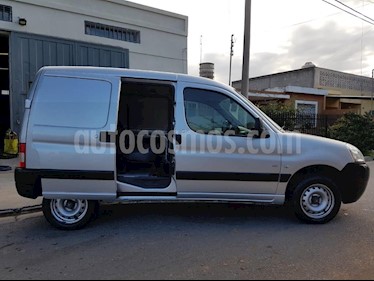 foto Peugeot Partner Patagonia 1.6 HDi VTC Plus usado (2012) color Gris Claro precio $398.000