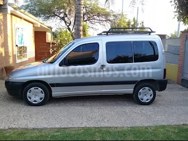 Foto Peugeot Partner Furgon Confort 1.9 D PLC usado (2010) color Gris precio $195.000