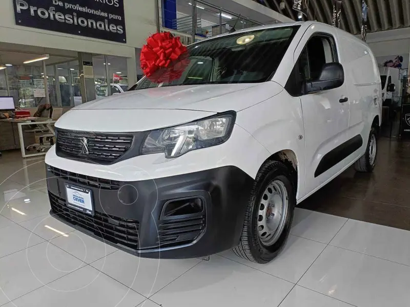 Foto Peugeot Partner Maxi Pack Gasolina usado (2023) color Blanco precio $329,999