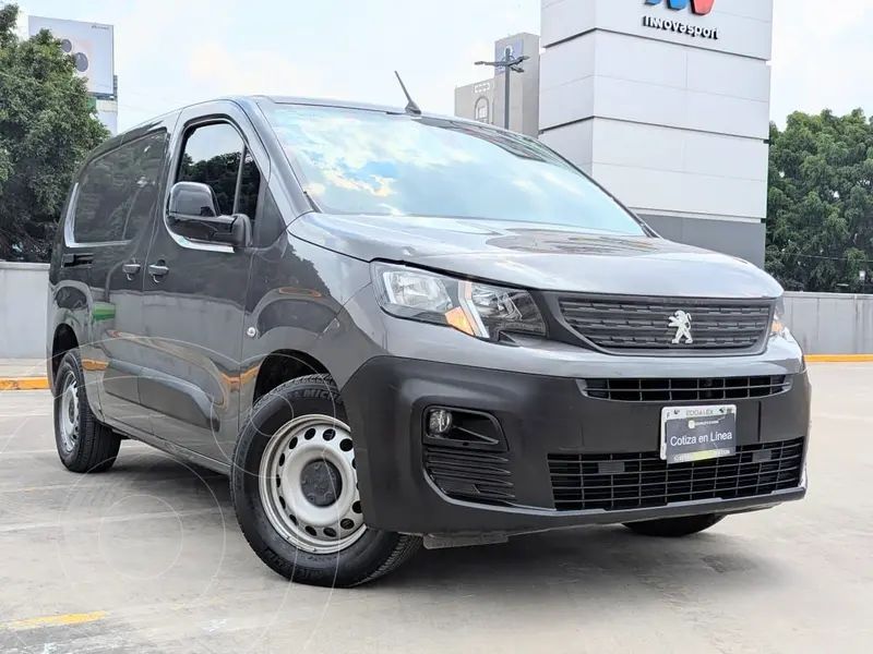 Foto Peugeot Partner 1.2L Maxi Pack Gasolina usado (2024) color Gris financiado en mensualidades(enganche $154,660 mensualidades desde $6,644)