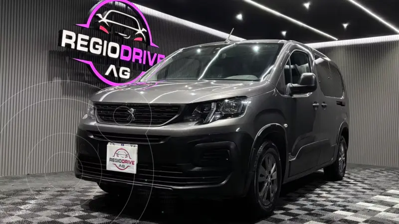 Foto Peugeot Rifter Active usado (2024) color Gris Artemis financiado en mensualidades(enganche $71,980 mensualidades desde $7,250)