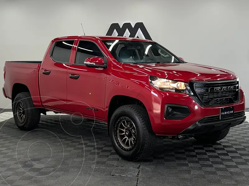 Foto RAM 1200 Tradesman Crew Cab usado (2025) color Rojo precio $369,999
