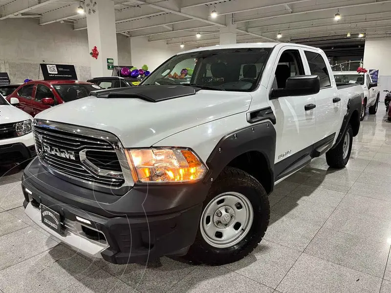 Foto RAM 1500 Classic Crew Cab 4x2 V6 usado (2022) color Blanco financiado en mensualidades(enganche $190,478 mensualidades desde $14,572)