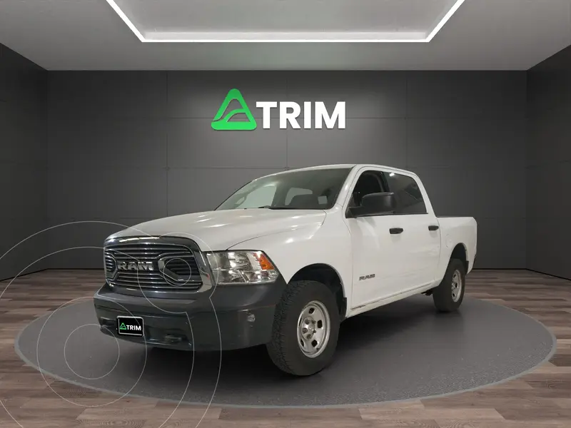 Foto RAM 1500 Classic Crew Cab 4x2 V6 usado (2019) color Blanco precio $269,999