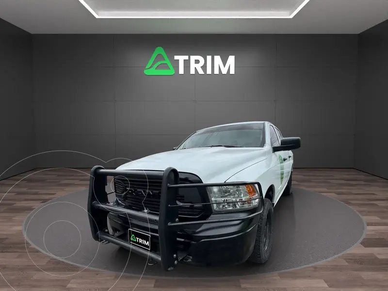 Foto RAM 1500 Classic Crew Cab 4x2 V6 usado (2023) color Blanco precio $485,900