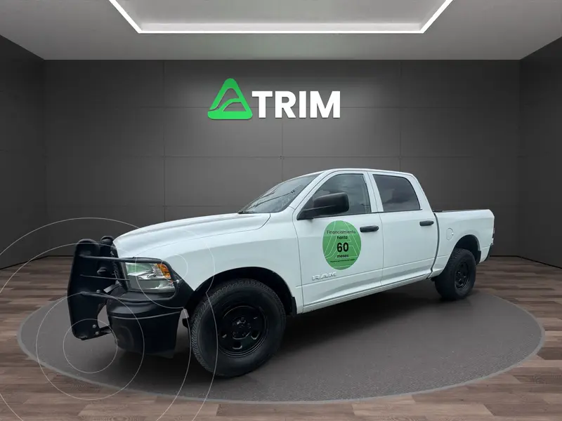 Foto RAM 1500 Classic Crew Cab 4x2 V6 usado (2023) color Blanco precio $485,900