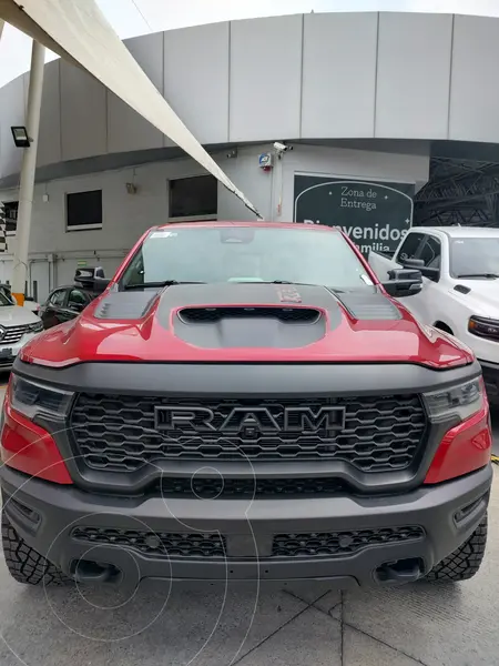 Foto RAM 1500 RHO Crew Cab 4X4 usado (2026) color Rojo precio $2,330,000