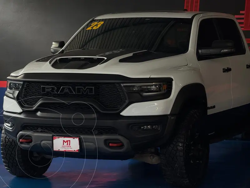 Foto RAM 1500 TRX Crew Cab 4x4 usado (2023) color Blanco precio $2,428,800