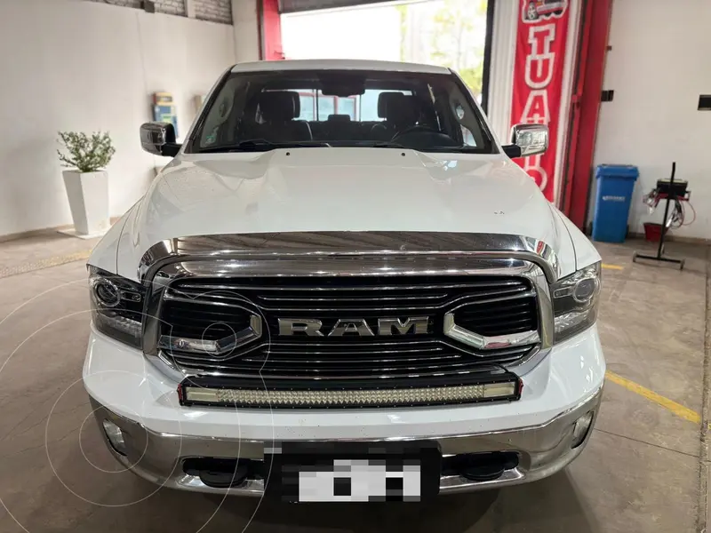 Foto RAM 1500 Laramie 4x4 usado (2019) color Blanco precio $61.740.000