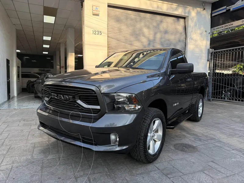 Foto RAM 1500 Hemi Sport Regular Cab 5.7L 4x4 usado (2019) color Gris precio $389,900